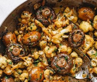 Garlic mushrooms and cauliflower skillet