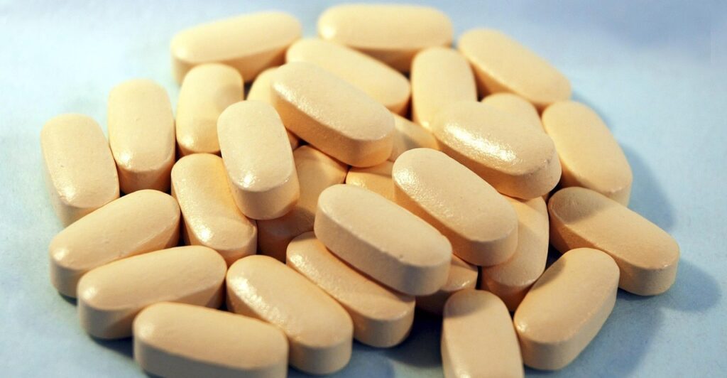 Picture of B12 Vitamins. Why is Vitamin B12 Important, cobalamin